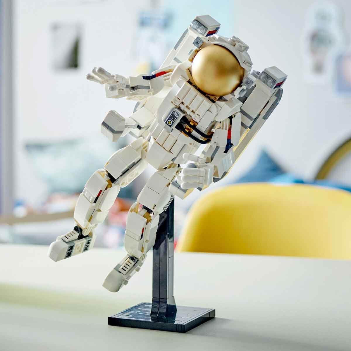 Age : 9 Years+ Lego 31152 Creator 3-in-1 Space Astronaut ( 647 Pieces ) - Image 3