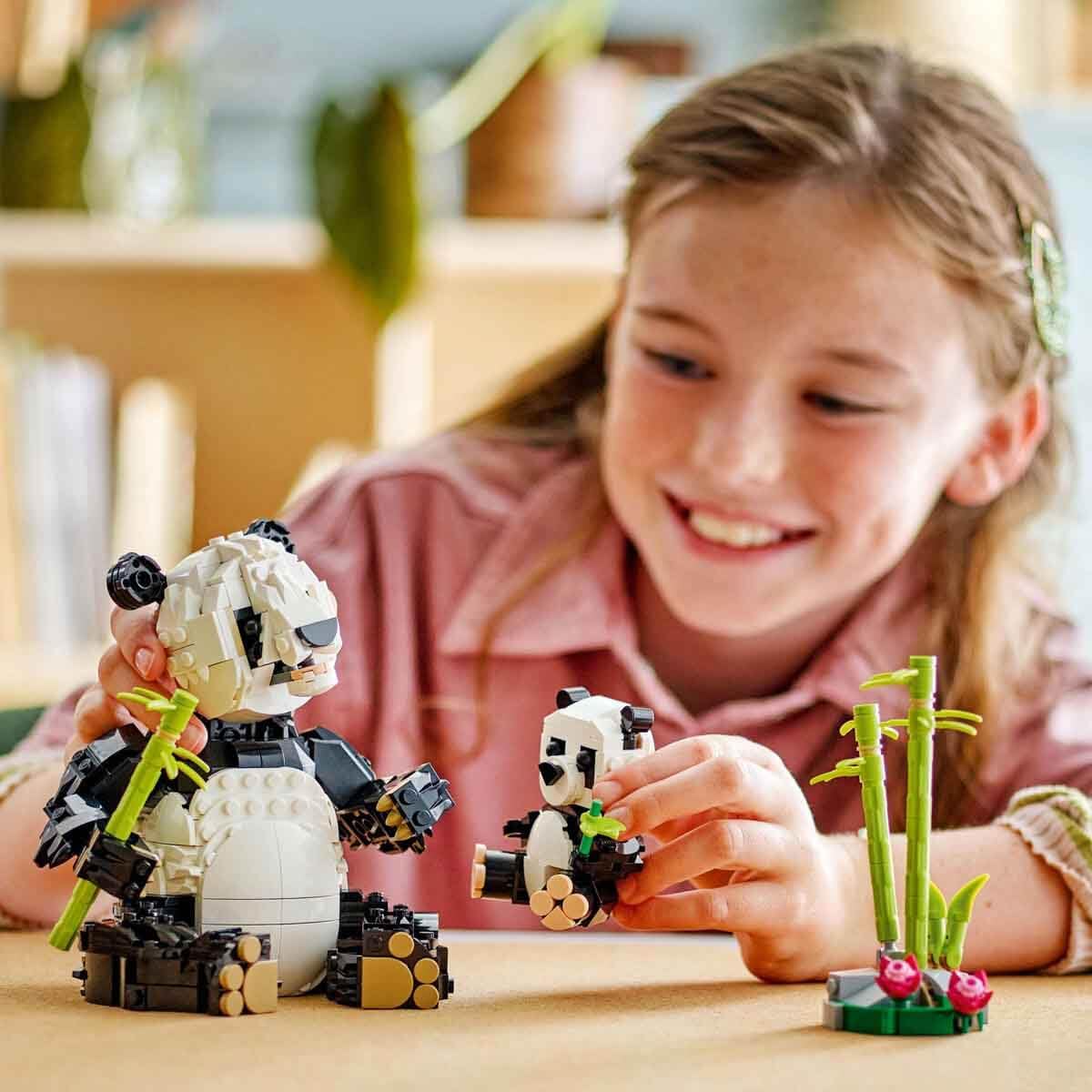 Age : 8 Years+ Lego 31165 Creator Wild Animals Panda Family (626 Pieces) - Image 2