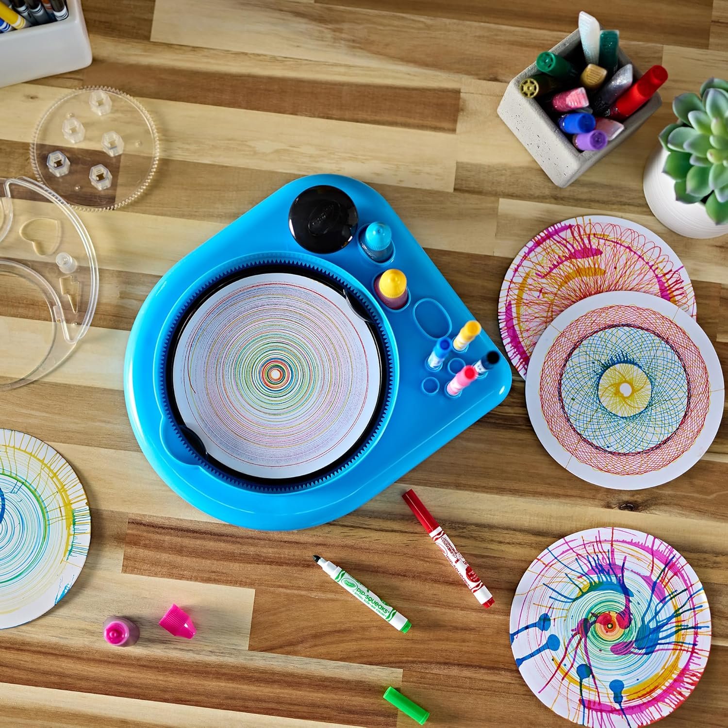 Age : 6 Years+ Crayola Spin & Spiral Art Station 2.0 - Image 2
