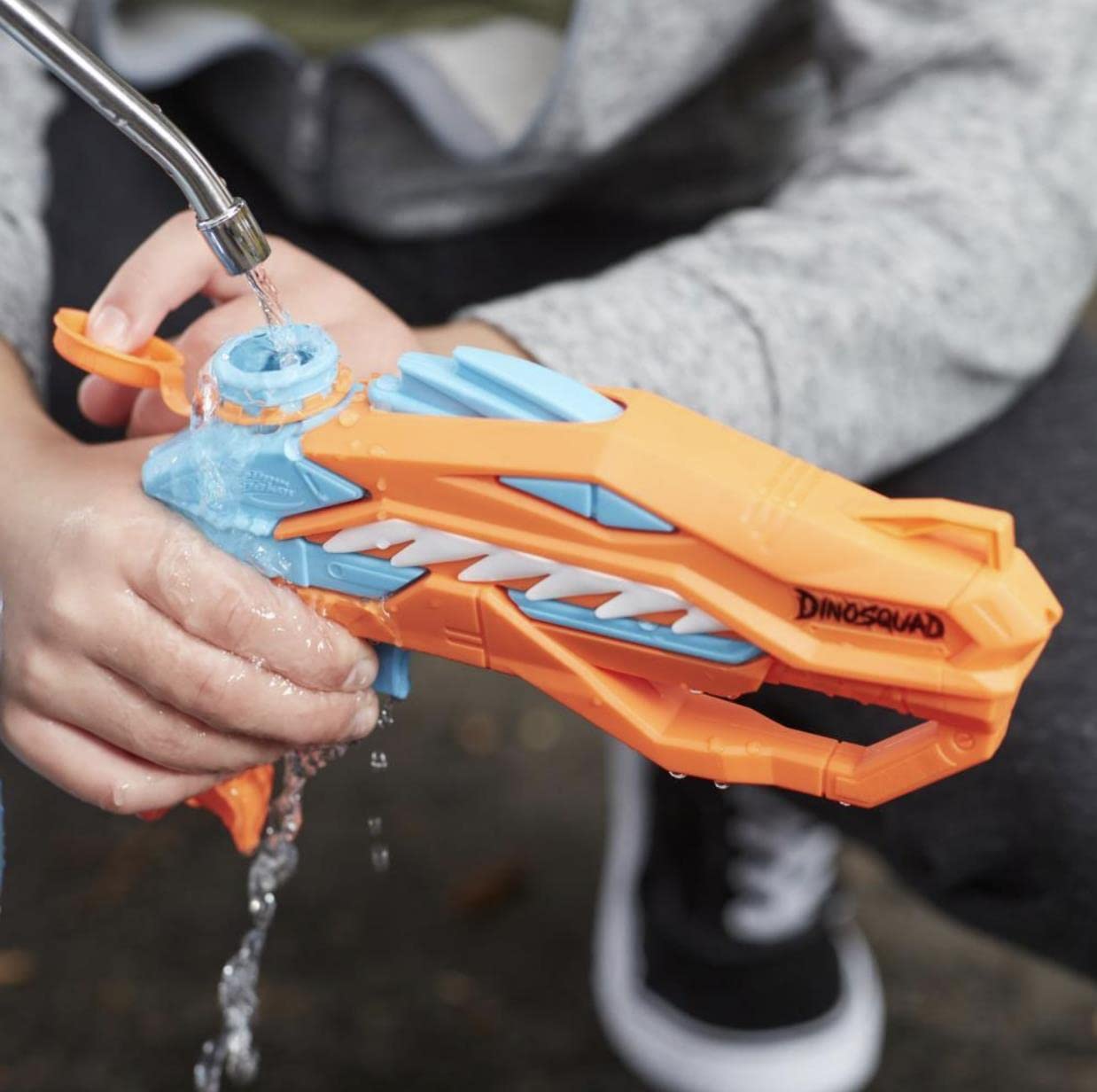 Nerf Super Soaker DinoSquad Raptor-Surge Water Blaster, Trigger-Fire Soakage Pichkari - Image 5