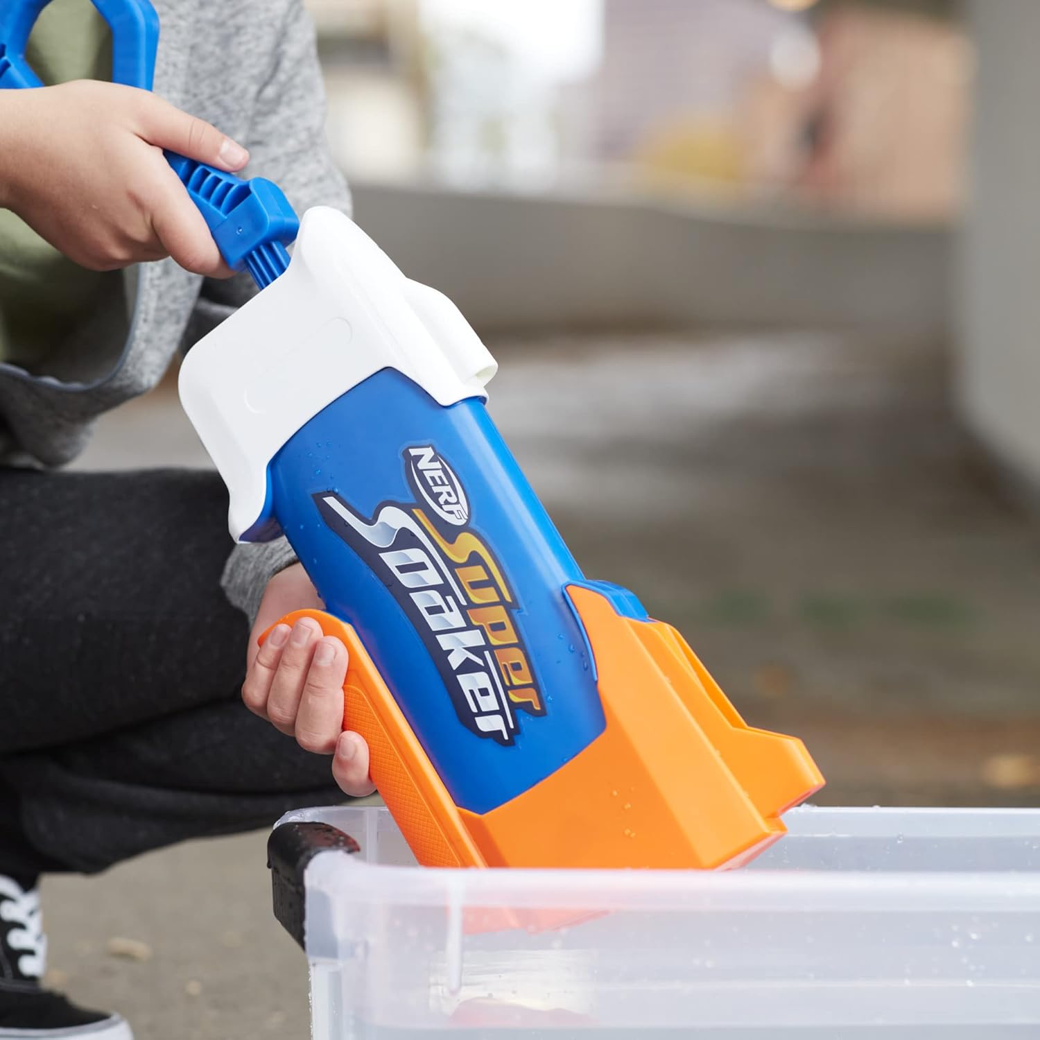Nerf Super Soaker Rainstorm Water Blaster - Easy Fill and Blast - Large 650ml Water Tank - Image 6