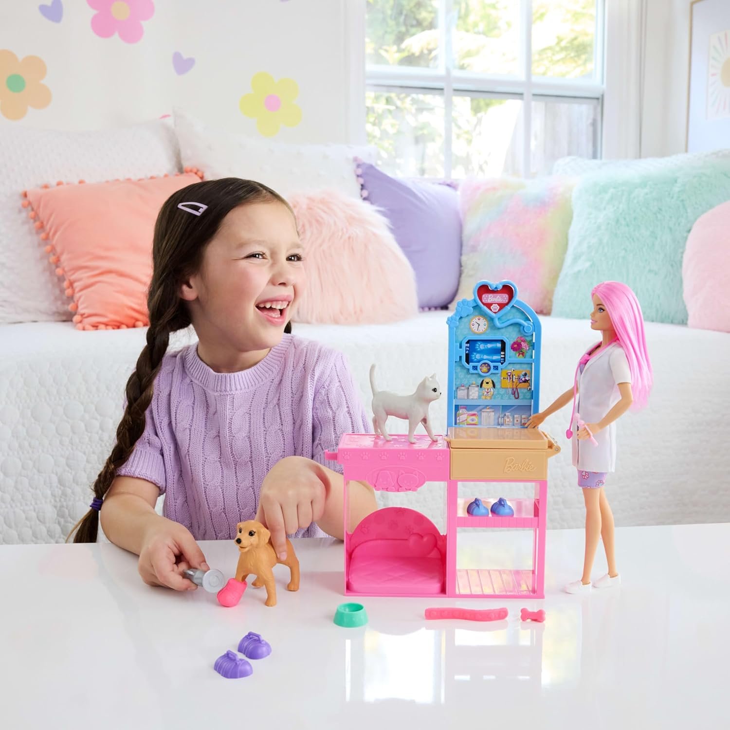 Barbie Fast Cast Veterinarian Clinic Playset with Pink Colored Hair Fashion Doll, Vet Furniture & 10+ Accessories Including Molds & Dough for Bandages - Image 5